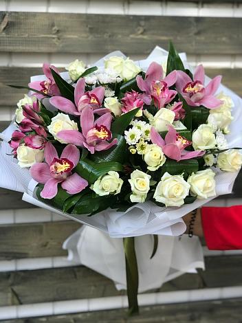 Букет цветов из: Розы и Хризантемы в Теряево